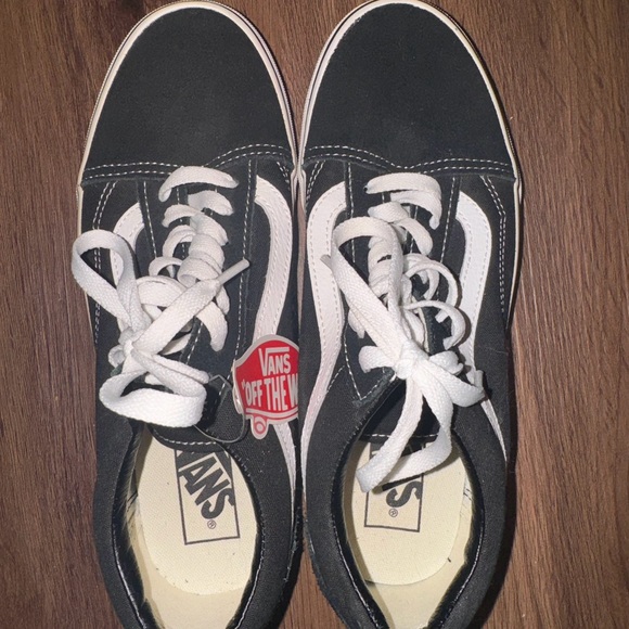 Vans - Picture 2 of 6